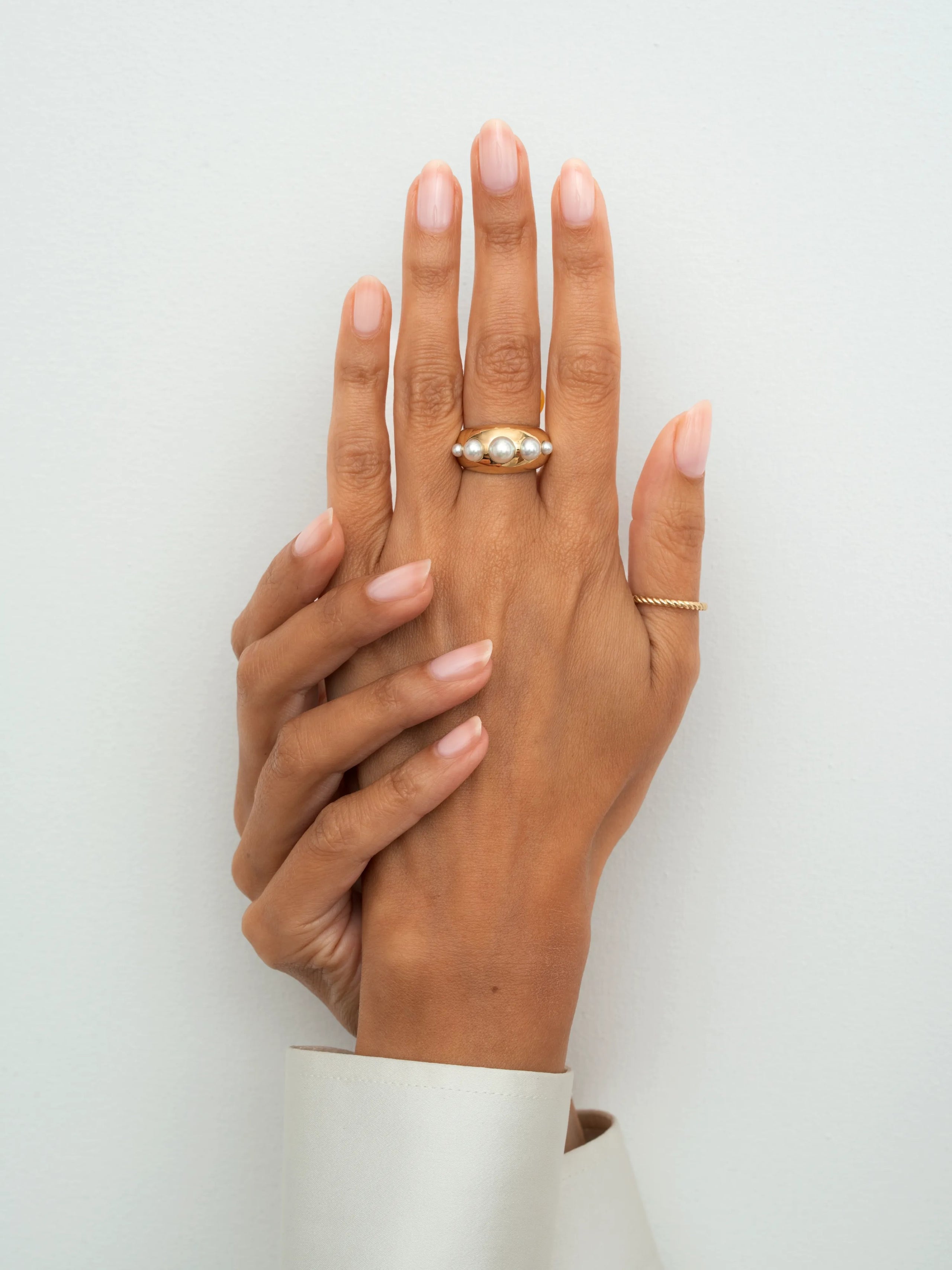 Petit Bouton Pearl Ring View 3