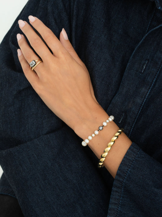 Beaches Small Gold Conch Shell Bangle View 3