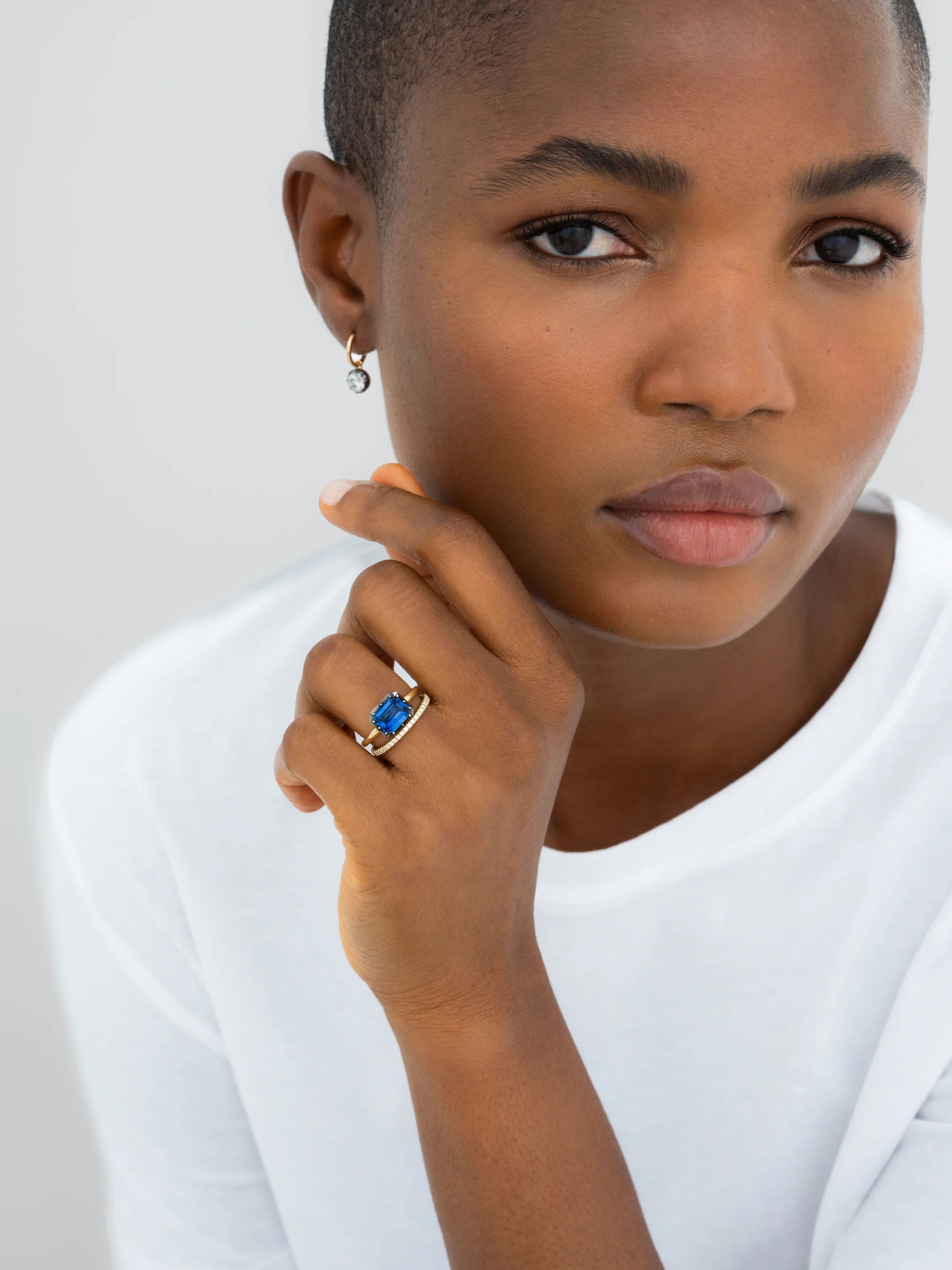 2.05ct Emerald Cut Sapphire Button Back Ring View 3