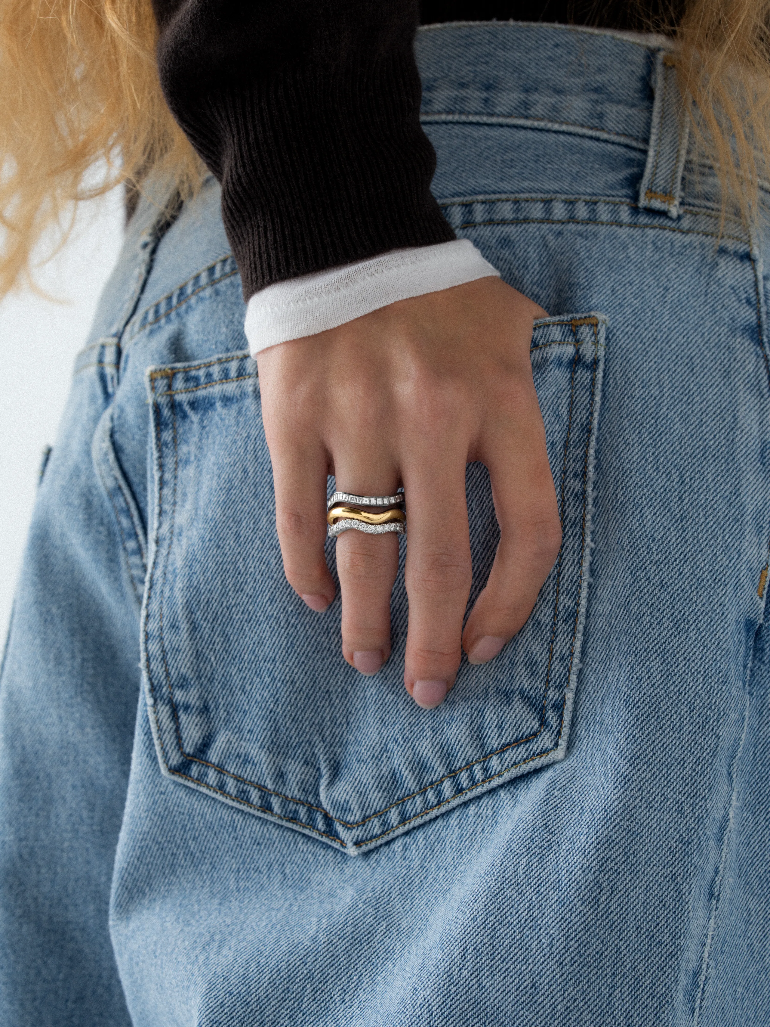 Carmela Carré-Cut Diamond & Blackened Gold Spaghetti Hoop Band View 3